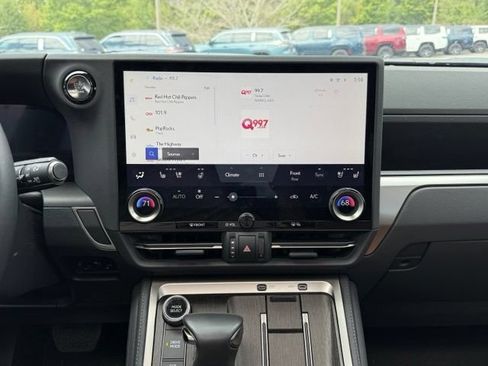 Used 2026 Lexus GX 550 w/ Cold Area Package AWD/4WD image 18