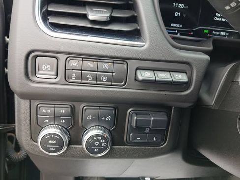 Used 2023 GMC Yukon AT4 w/ AT4 Premium Plus Package AWD/4WD image 18