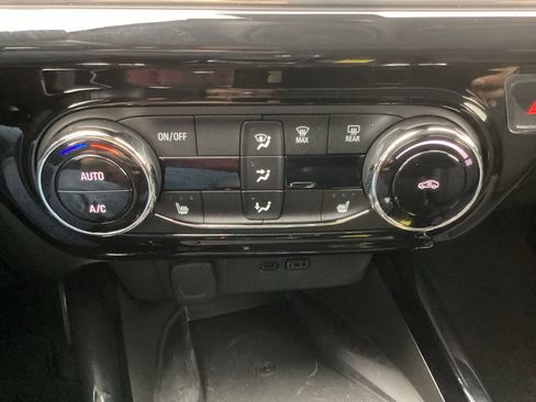 Used 2024 Chevrolet Trax ACTIV w/ Sunroof Package image 22