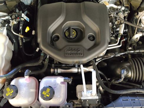 Used 2022 Jeep Grand Cherokee Limited 4xe image 30