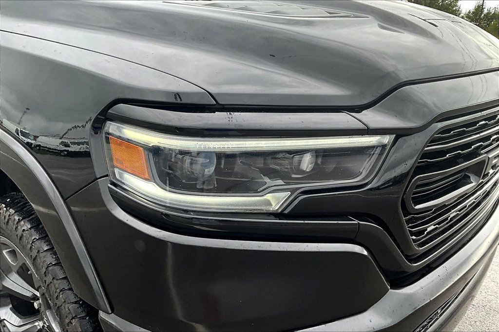 Used 2020 RAM 1500 Limited w/ Black Appearance Package AWD/4WD image 32
