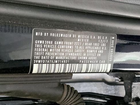 Used 2018 Volkswagen Beetle 2.0T S w/ Style & Comfort Package For S image 32