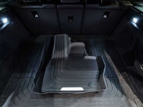 Used 2024 Land Rover Range Rover SE image 17