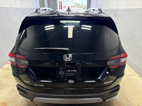 Used 2024 Honda Pilot Touring image 8