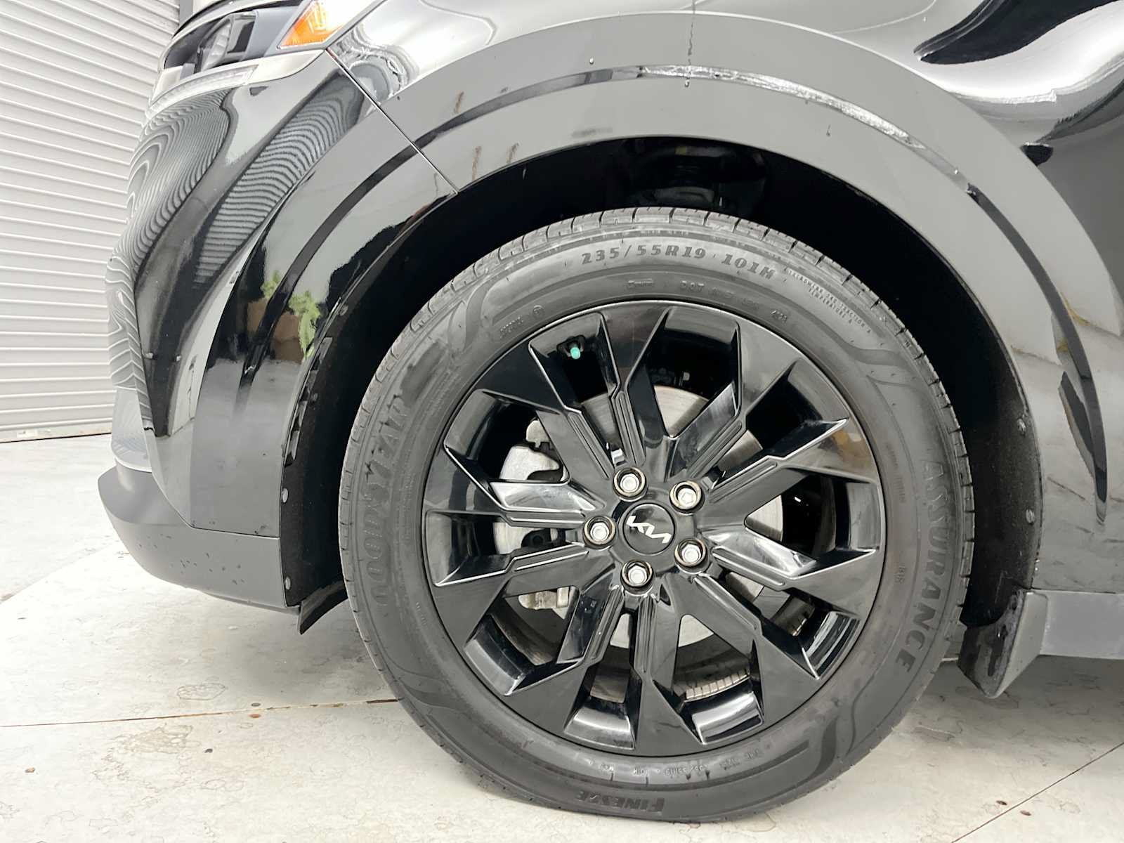 Used 2024 Kia Carnival SX FWD image 24