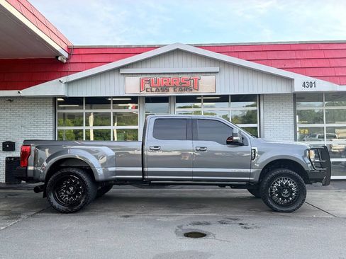 Used 2022 Ford F350 Lariat w/ Lariat Ultimate Package AWD/4WD image 2