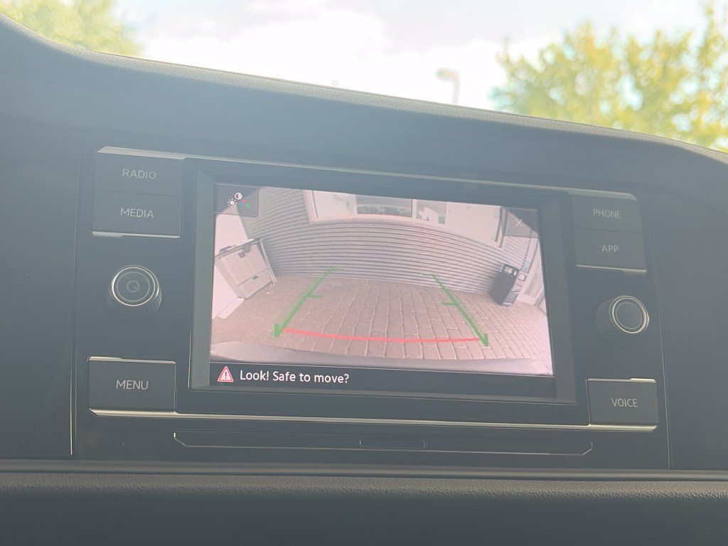 Certified 2024 Volkswagen Jetta SE FWD image 22