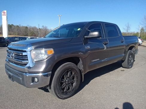 Used 2016 Toyota Tundra SR5 image 7