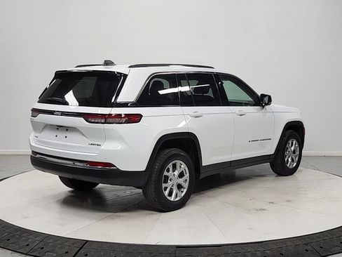Used 2023 Jeep Grand Cherokee Limited AWD/4WD image 7