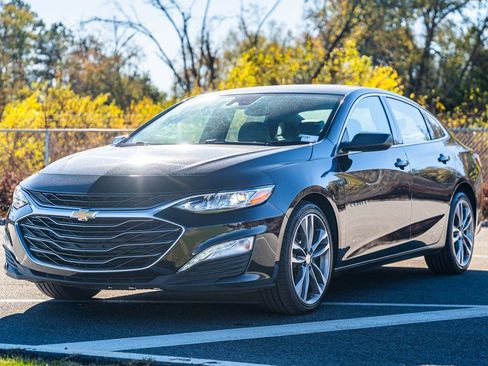 Used 2024 Chevrolet Malibu LT image 3