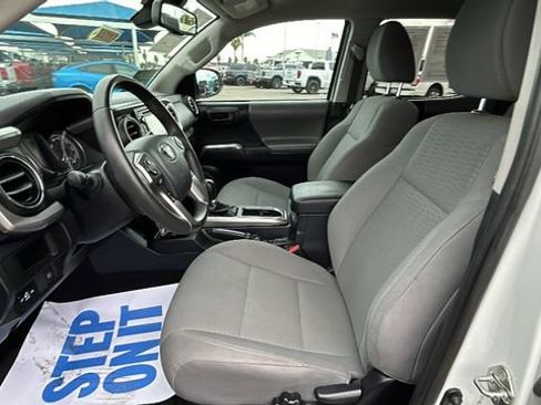 Used 2019 Toyota Tacoma SR5 image 17