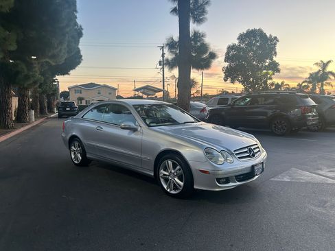 Used 2008 Mercedes-Benz CLK 350 Coupe image 7