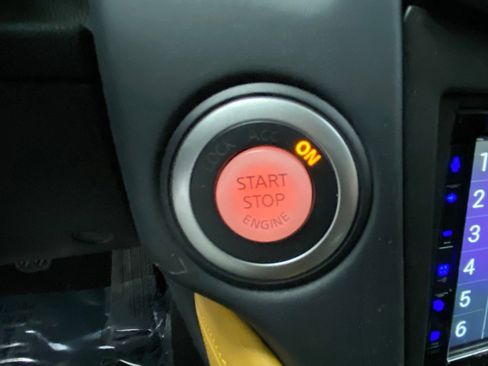 Used 2019 Nissan 370Z Coupe w/ Z34 Heritage Edition - White image 27