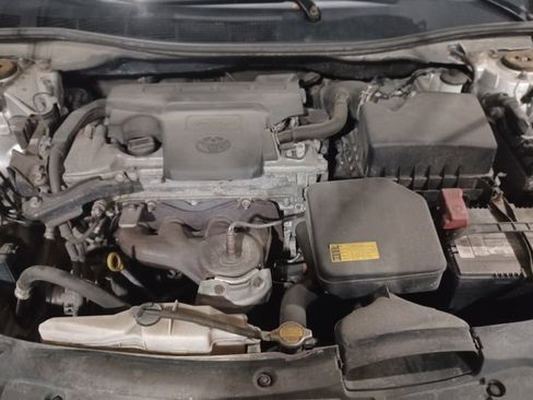 Used 2012 Toyota Camry L image 9