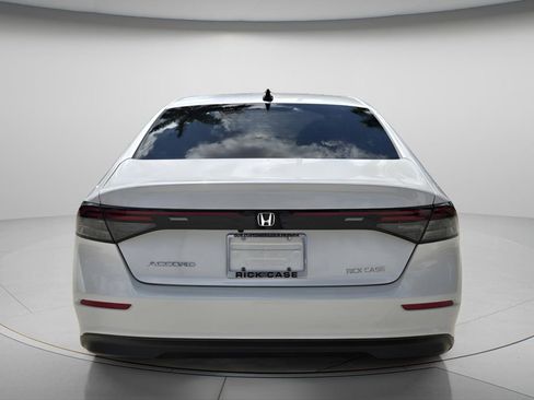 Certified 2025 Honda Accord SE image 5
