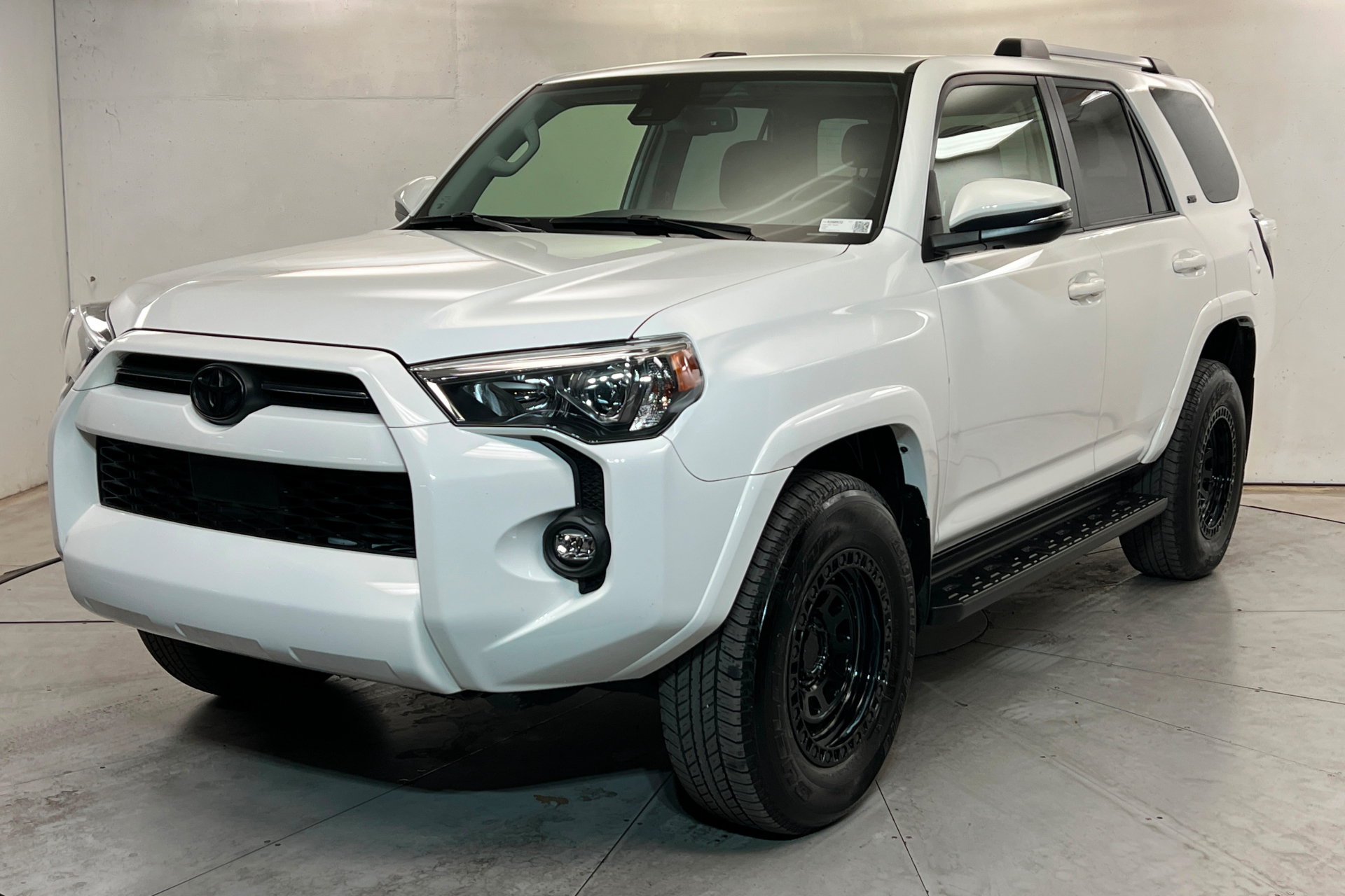 Used 2024 Toyota 4Runner SR5 Premium w/ Moonroof Package AWD/4WD image 1