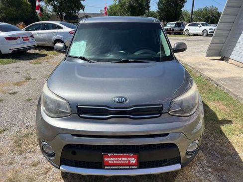 Used 2018 Kia Soul + FWD image 2