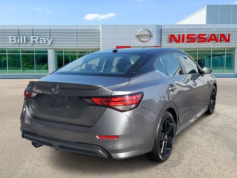 Used 2023 Nissan Sentra SR w/ SR Premium Package FWD image 4