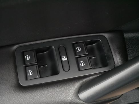 Used 2015 Volkswagen Passat 1.8T SE image 19