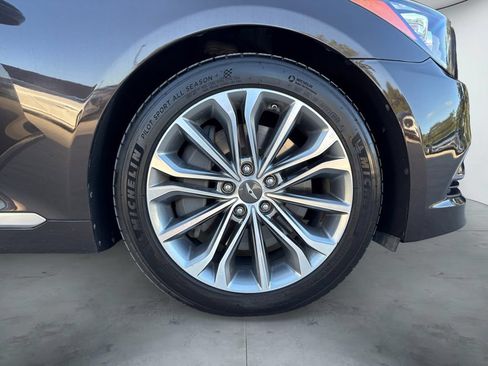 Used 2017 Genesis G80 3.8 RWD image 15