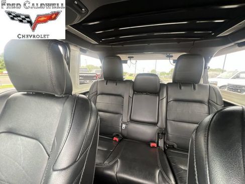 Used 2021 Jeep Wrangler Unlimited Sahara AWD/4WD image 13