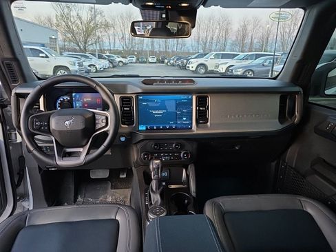 Used 2024 Ford Bronco Outer Banks w/ Sasquatch Package image 8