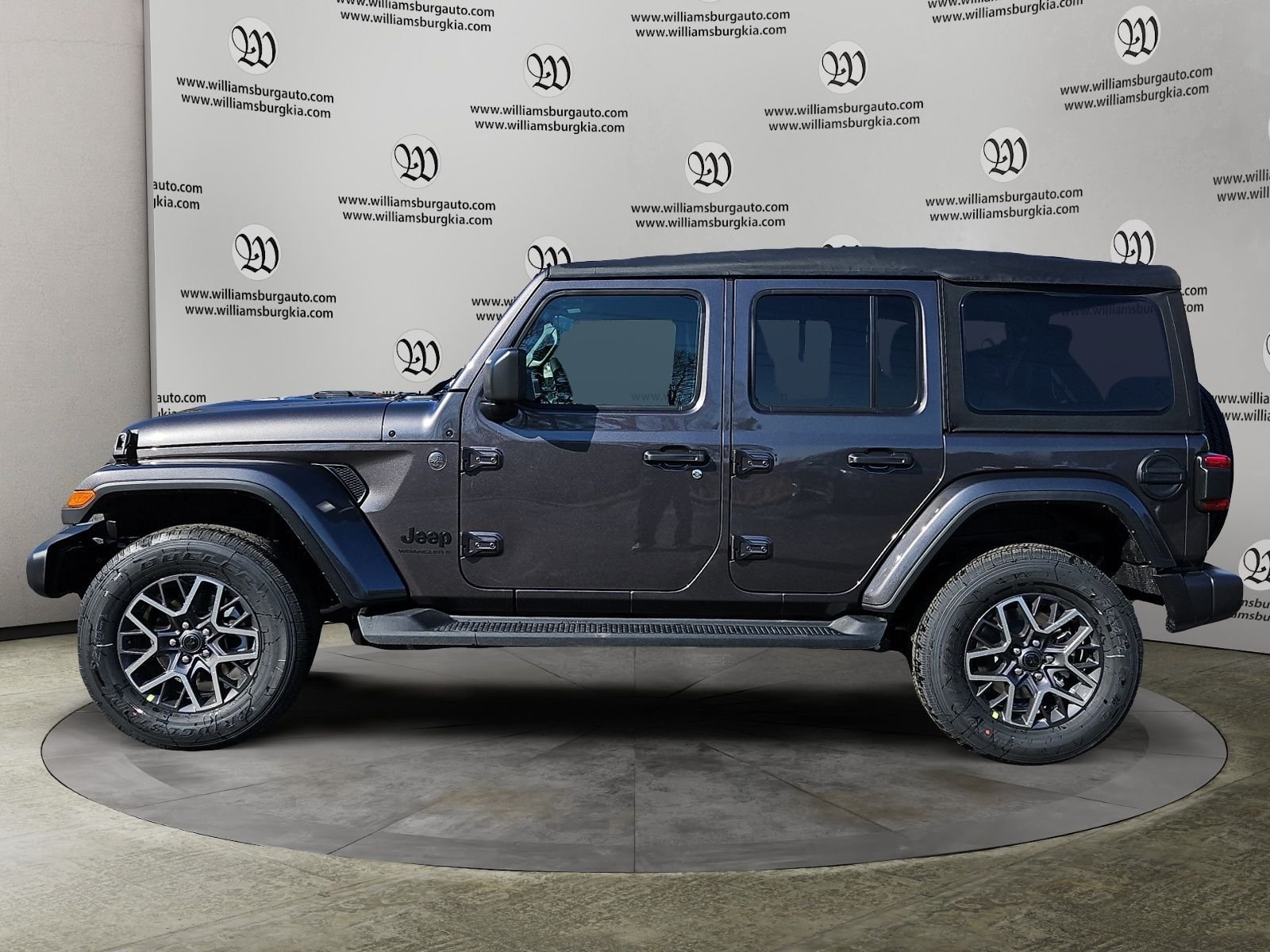 New 2026 Jeep Wrangler Unlimited Sahara AWD/4WD image 2