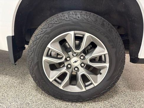 Used 2022 Chevrolet Silverado 1500 RST AWD/4WD image 34