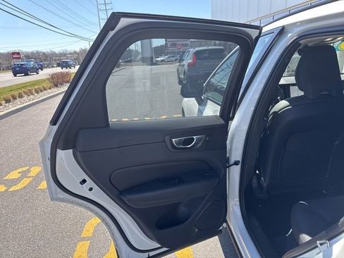 Certified 2025 Volvo XC60 B5 Plus image 16
