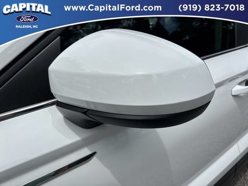 Used 2023 Volkswagen Taos SE w/ Panoramic Sunroof Package AWD/4WD image 12
