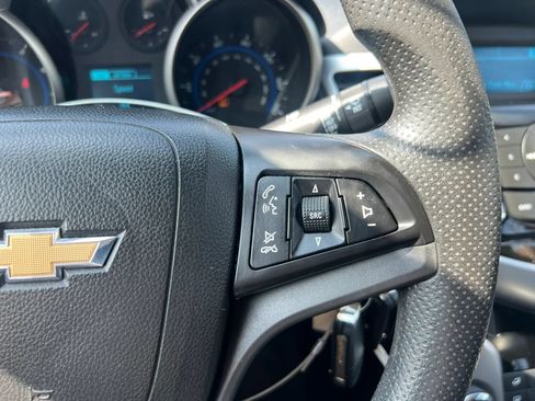 Used 2016 Chevrolet Cruze LT FWD image 13