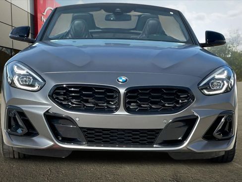 Used 2025 BMW Z4 M40i w/ Edition RWD image 9