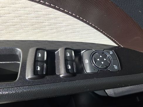 Used 2019 Ford Fusion SE w/ Equipment Group 151A image 17