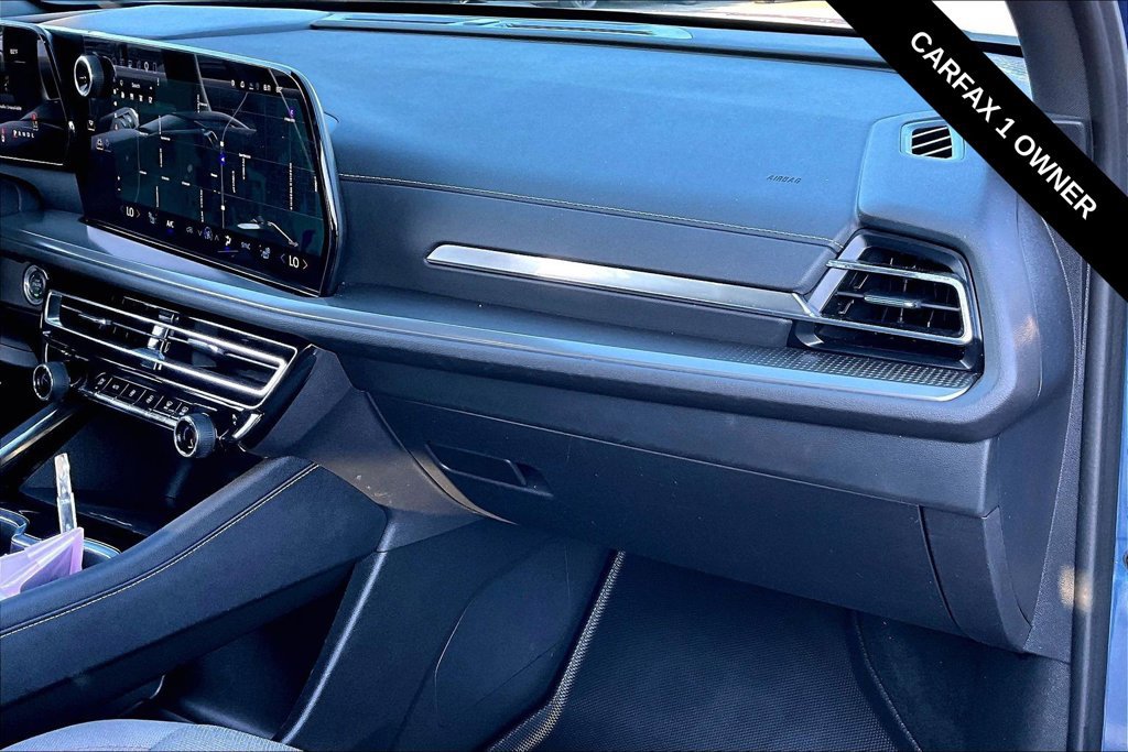 Used 2026 Chevrolet Traverse LT w/ Driver Confidence Package FWD image 26