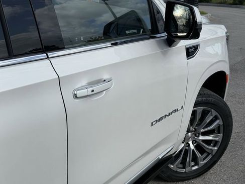 Used 2022 GMC Yukon Denali w/ Denali Ultimate Package AWD/4WD image 10