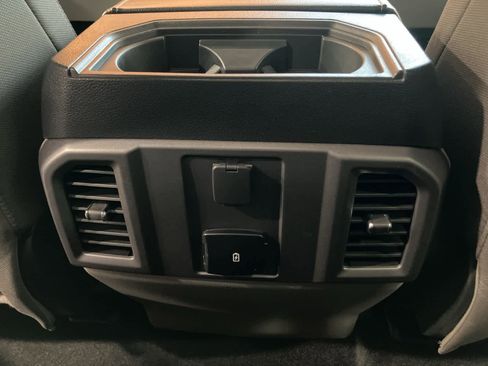 Used 2018 Ford F150 XLT image 28