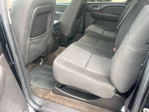 Used 2011 Chevrolet Avalanche LS w/ Convenience Package AWD/4WD image 29