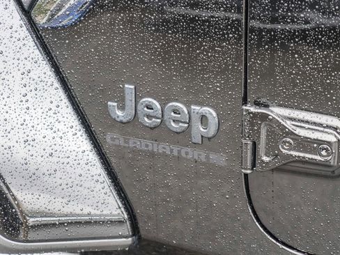 Used 2023 Jeep Gladiator Sport image 11