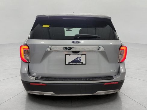 Used 2023 Ford Explorer XLT w/ Equipment Group 202A image 27