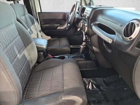 Used 2011 Jeep Wrangler Sahara w/ Connectivity Group AWD/4WD image 19