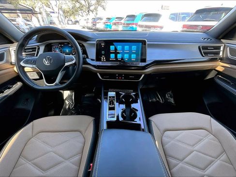 Used 2026 Volkswagen Atlas Cross Sport SE image 16