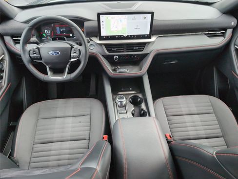 Used 2025 Ford Explorer ST-Line w/ ST-Line Street Pack AWD/4WD image 35