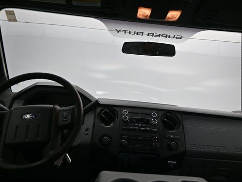 Used 2016 Ford F250 XL w/ XL Appearance Package AWD/4WD image 18