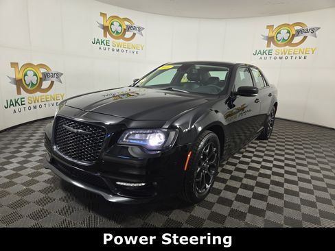 Used 2023 Chrysler 300 Touring L w/ Popular Equipment Group AWD/4WD image 3