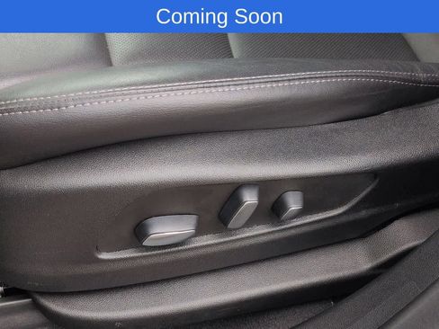 Used 2024 Cadillac XT5 Premium Luxury w/ Technology Package AWD/4WD image 17