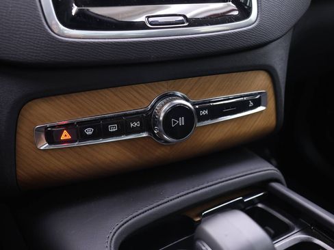Certified 2023 Volvo XC90 B6 Plus w/ Protection Package Premier AWD/4WD image 9