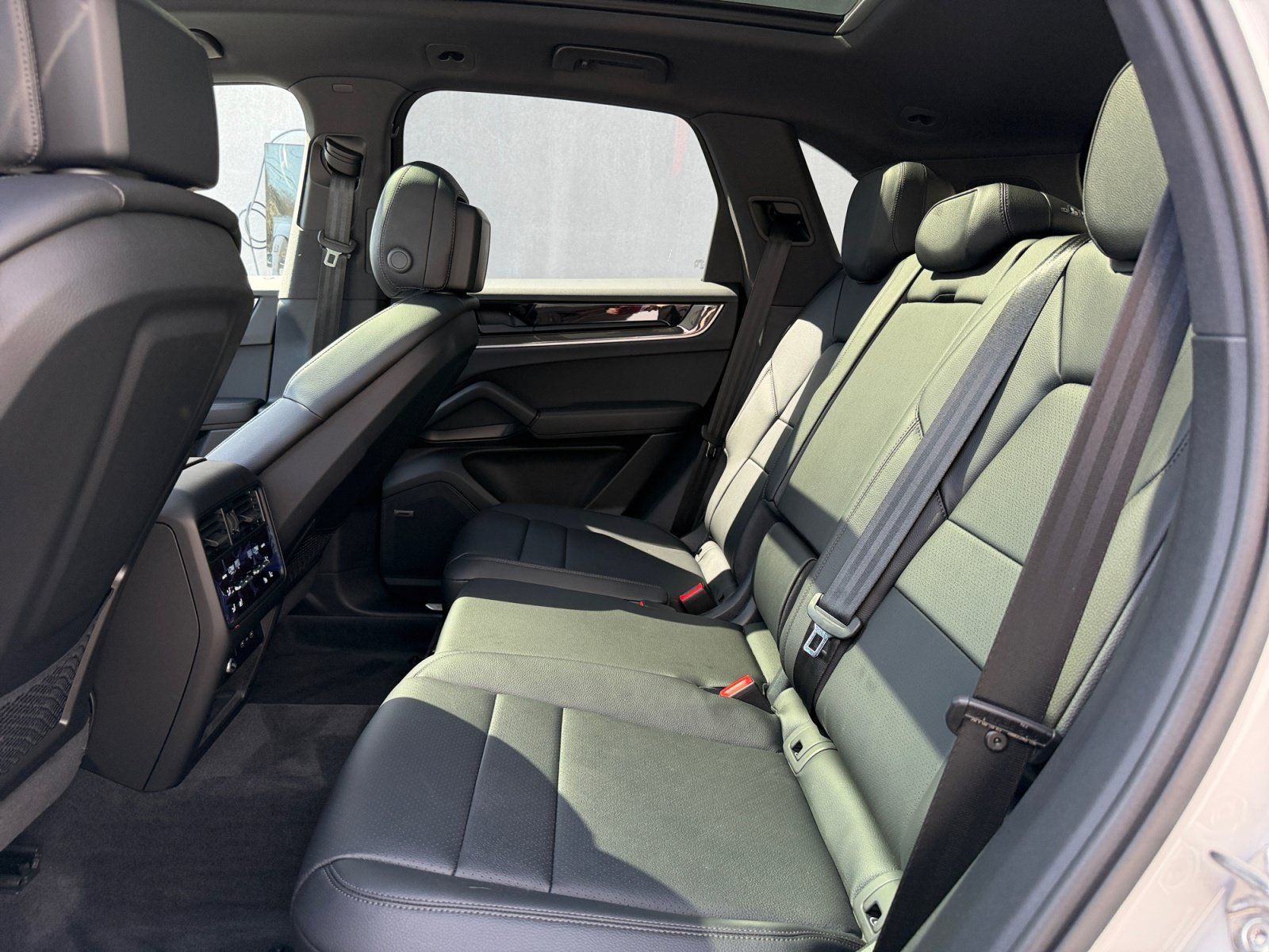 Certified 2026 Porsche Cayenne S AWD/4WD image 21