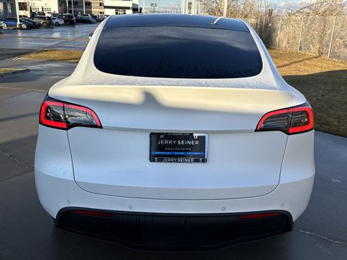 Used 2021 Tesla Model Y Long Range image 4
