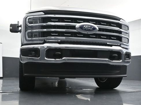 Certified 2025 Ford F350 Lariat w/ Lariat Ultimate Package AWD/4WD image 32