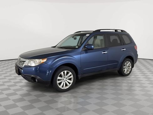 Used 2013 Subaru Forester 2.5X Premium AWD/4WD image 3